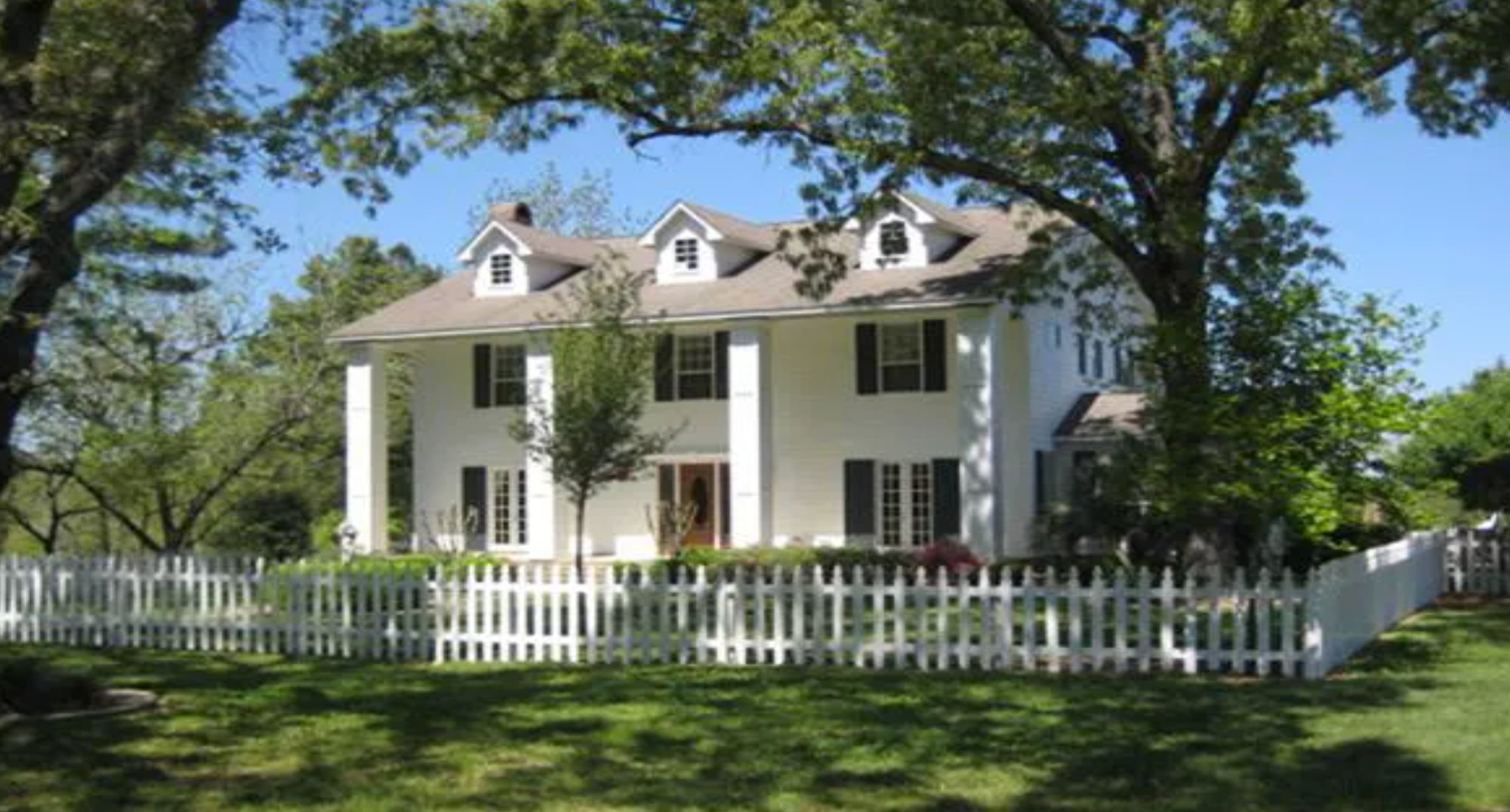 Smokin Oak Ranch house